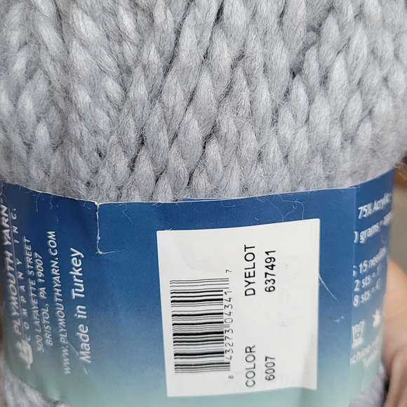 Plymouth Yarn Wool Blend 2 Skeins light Grayish Blue - Picture 4 of 4